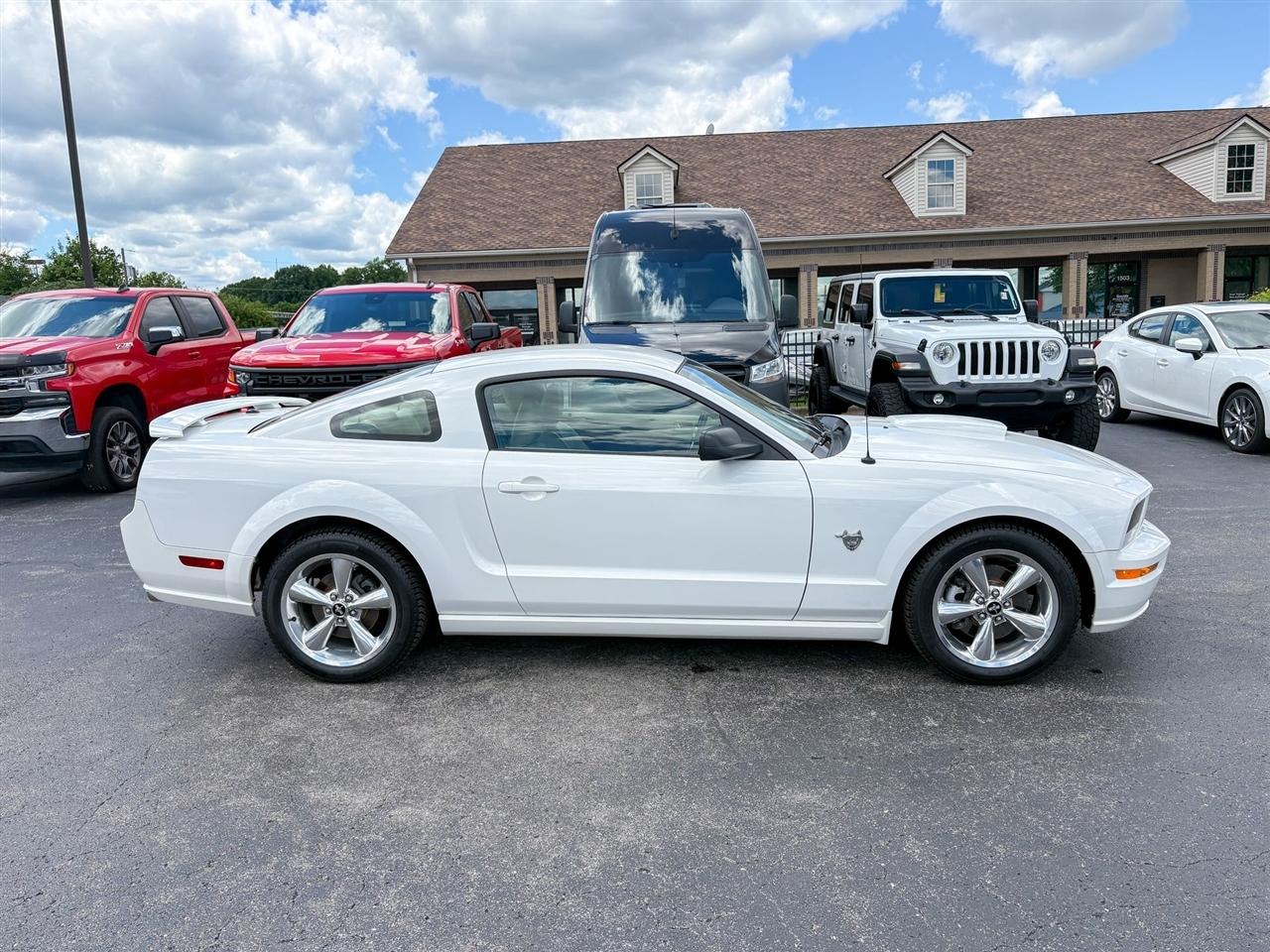 Ford Mustang  2009