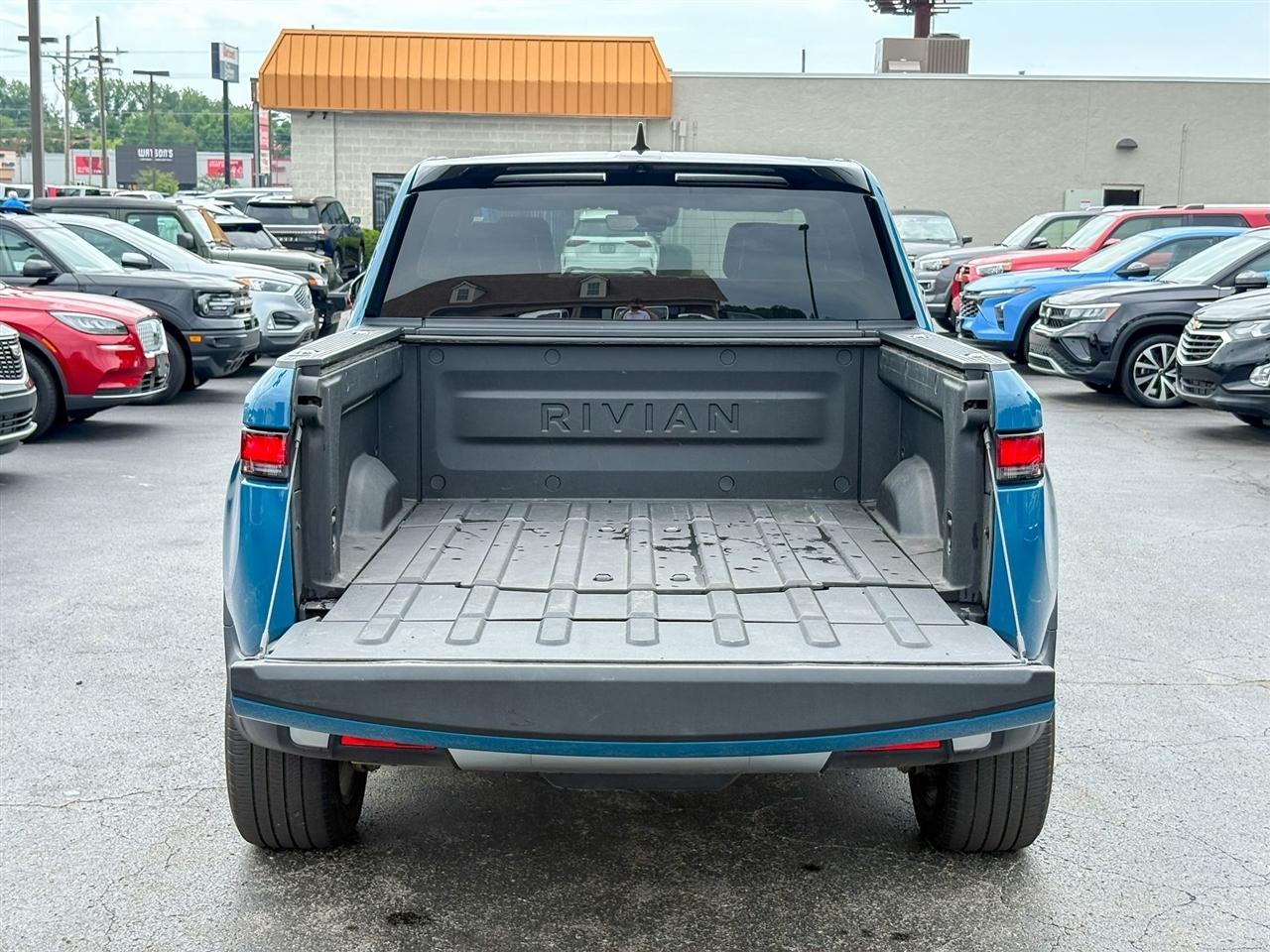 Rivian R1T Adventure 2022