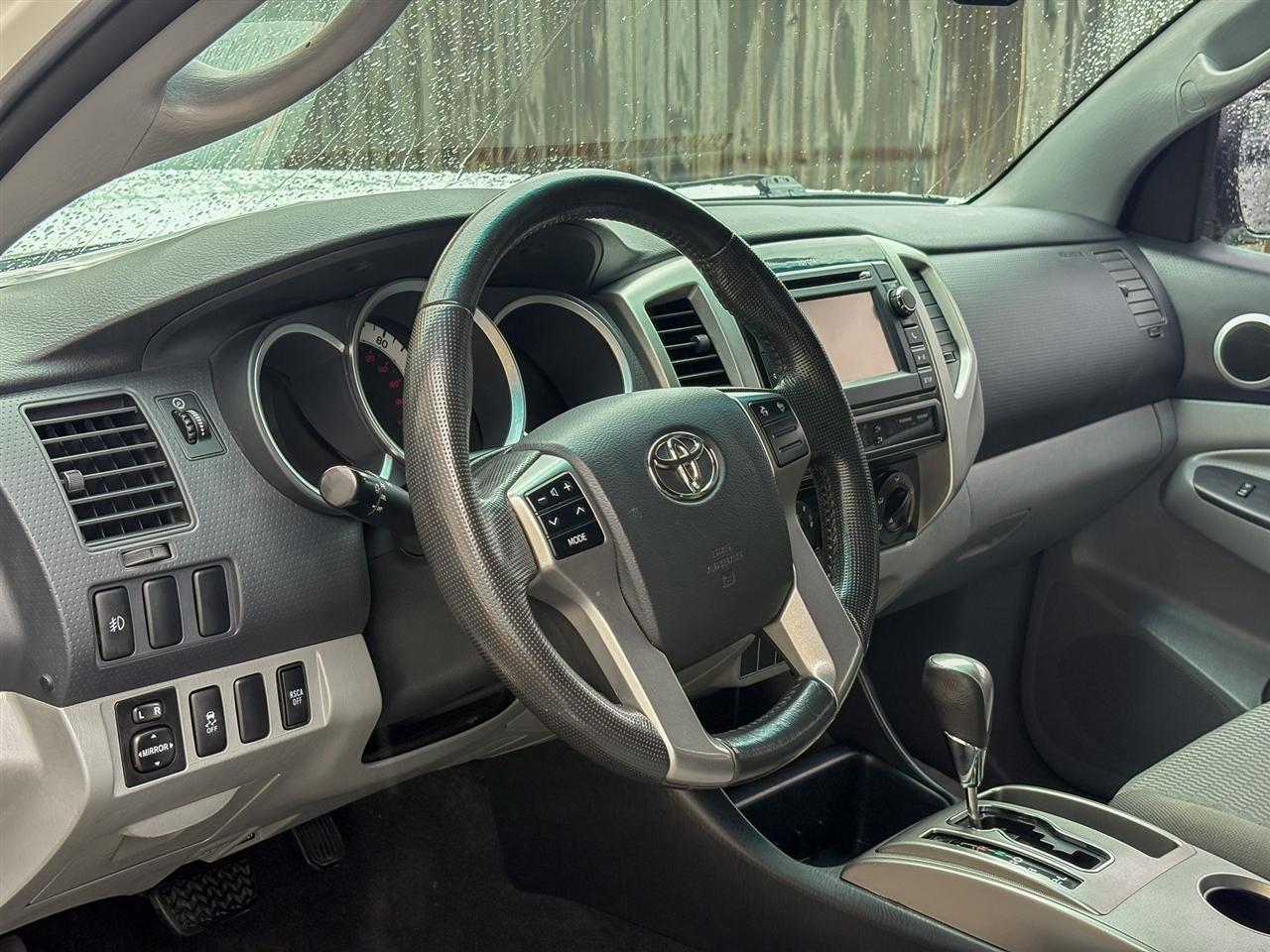 Toyota Tacoma  2013