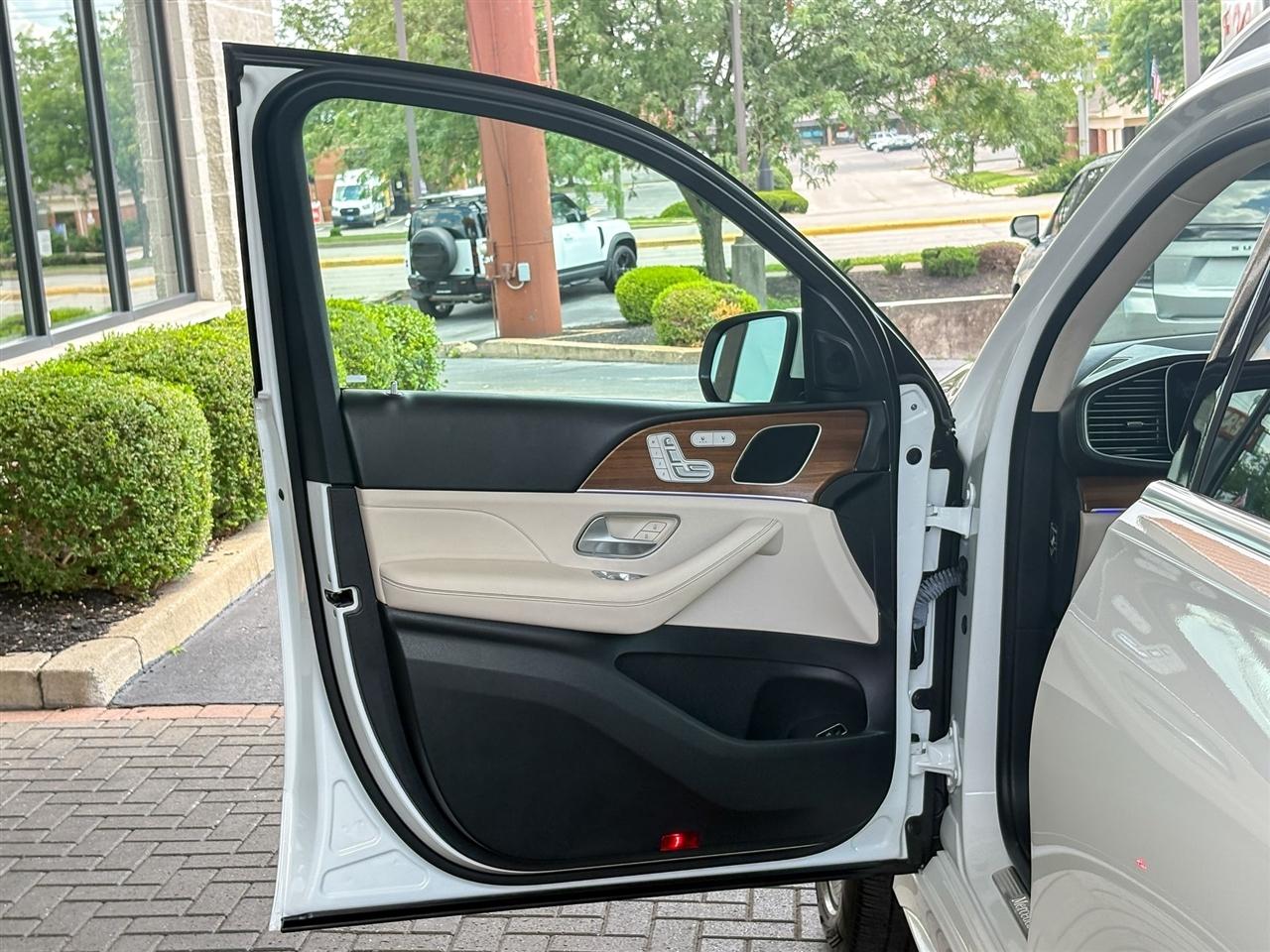 Mercedes-Benz GLE  2024