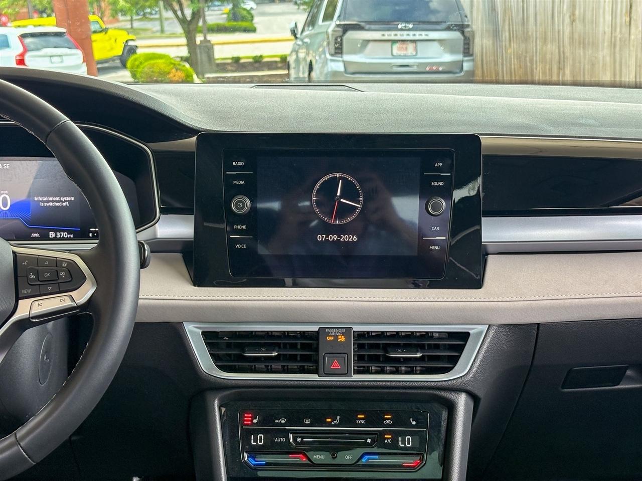 Volkswagen Taos  2025