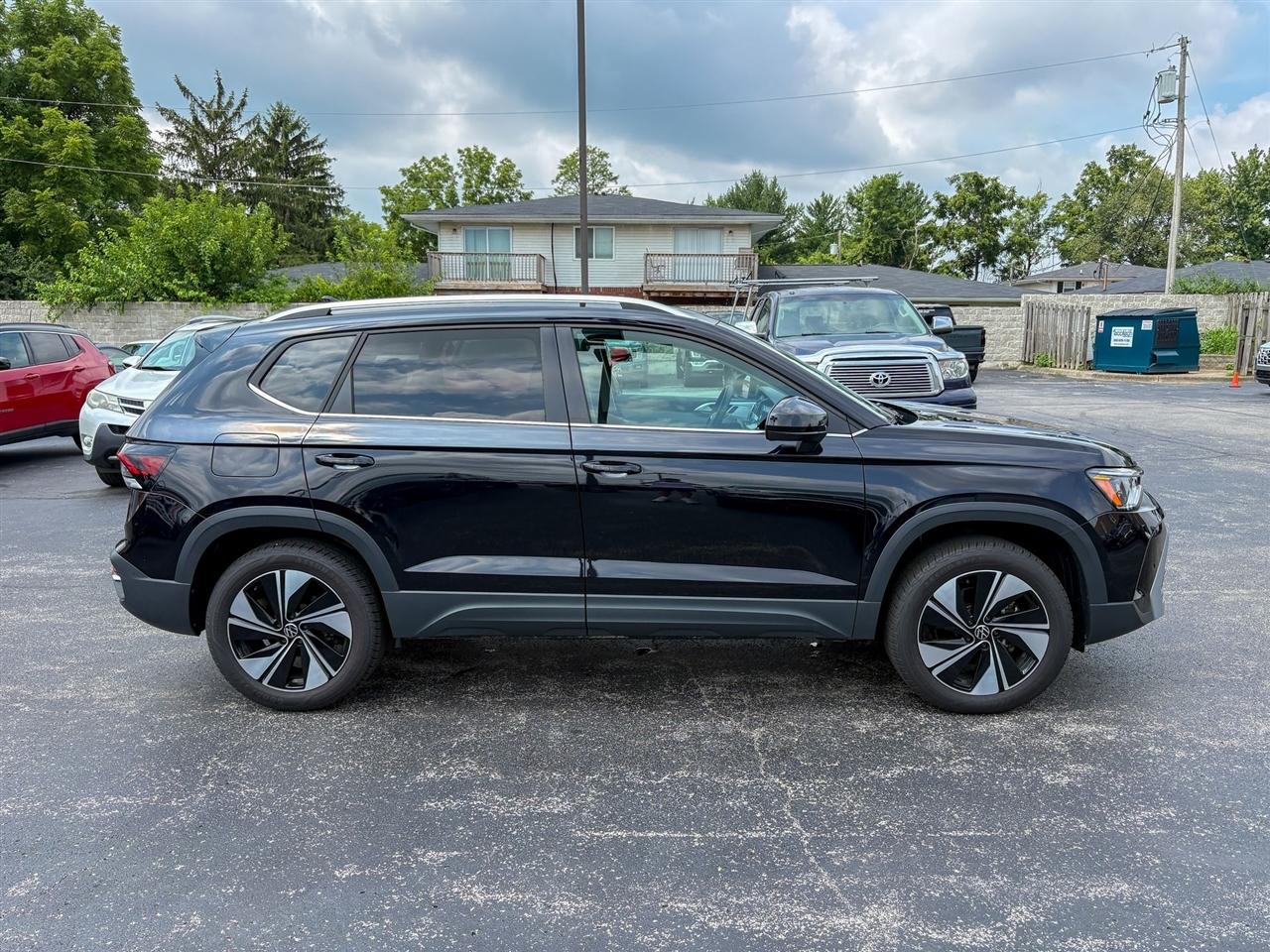 Volkswagen Taos  2025