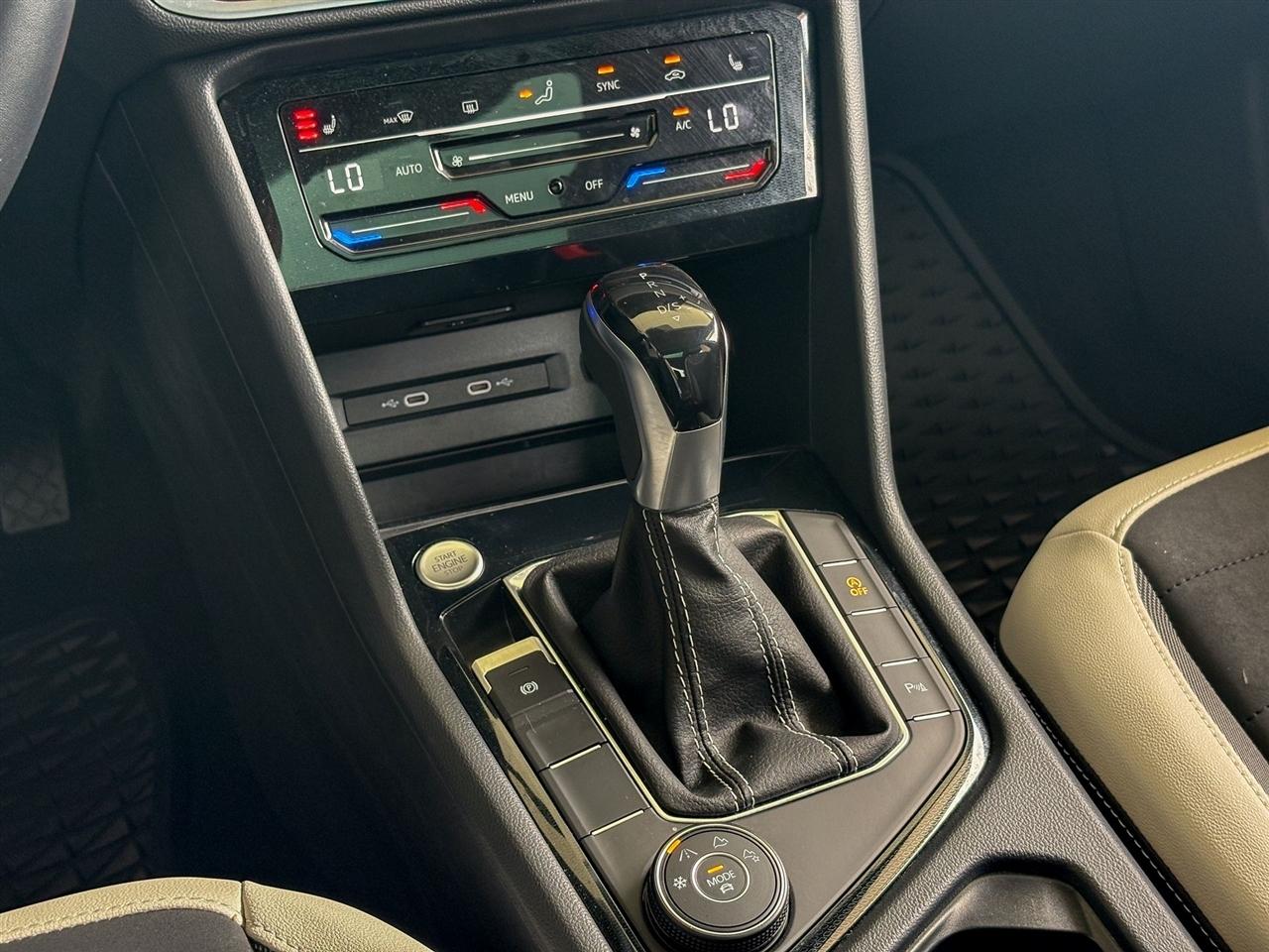 Volkswagen Taos  2025