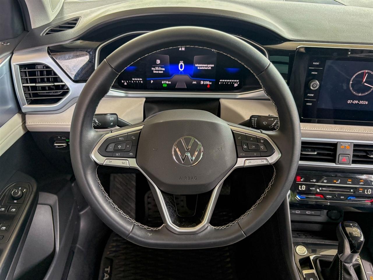 Volkswagen Taos  2025