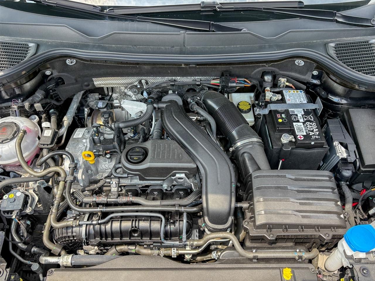 Volkswagen Taos  2025