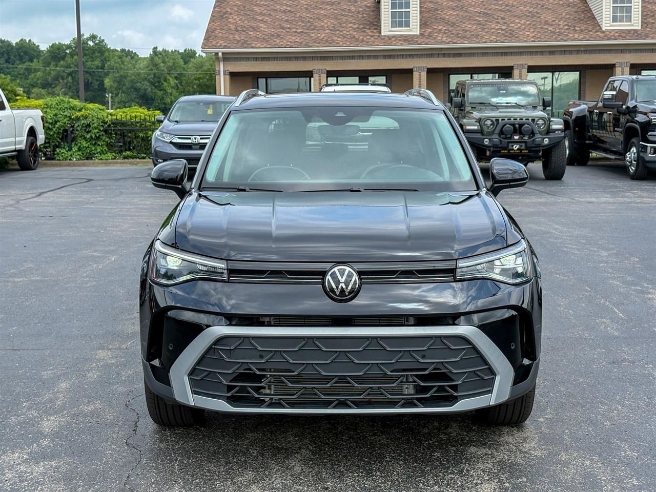 Volkswagen Taos  2025
