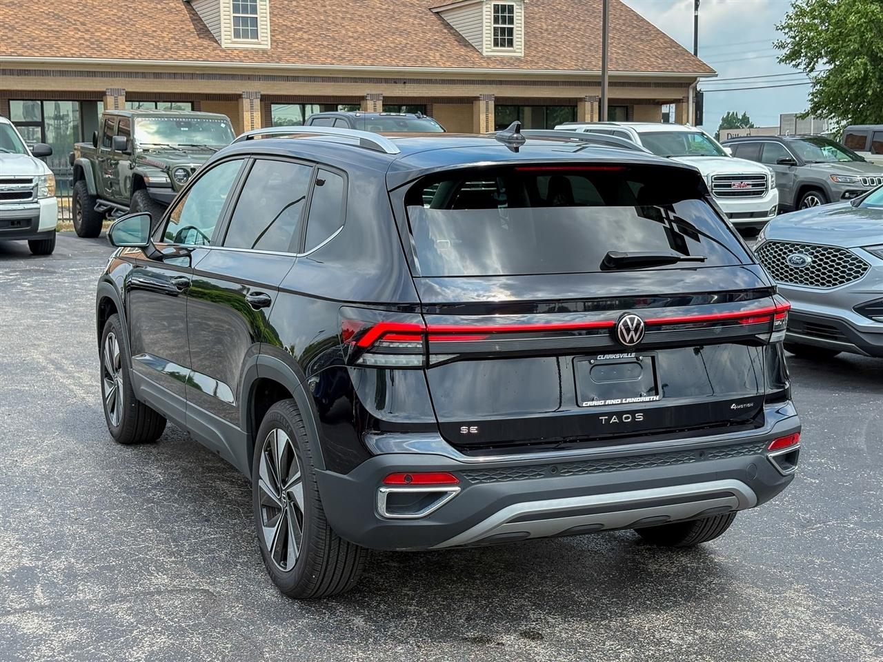 Volkswagen Taos  2025
