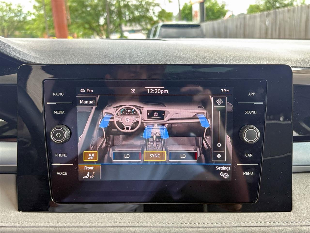 Volkswagen Taos  2025