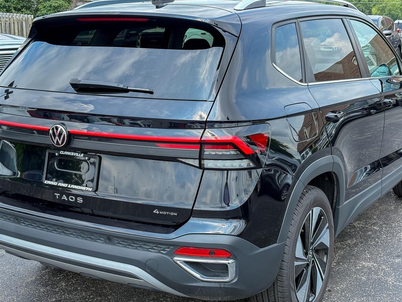 Volkswagen Taos  2025