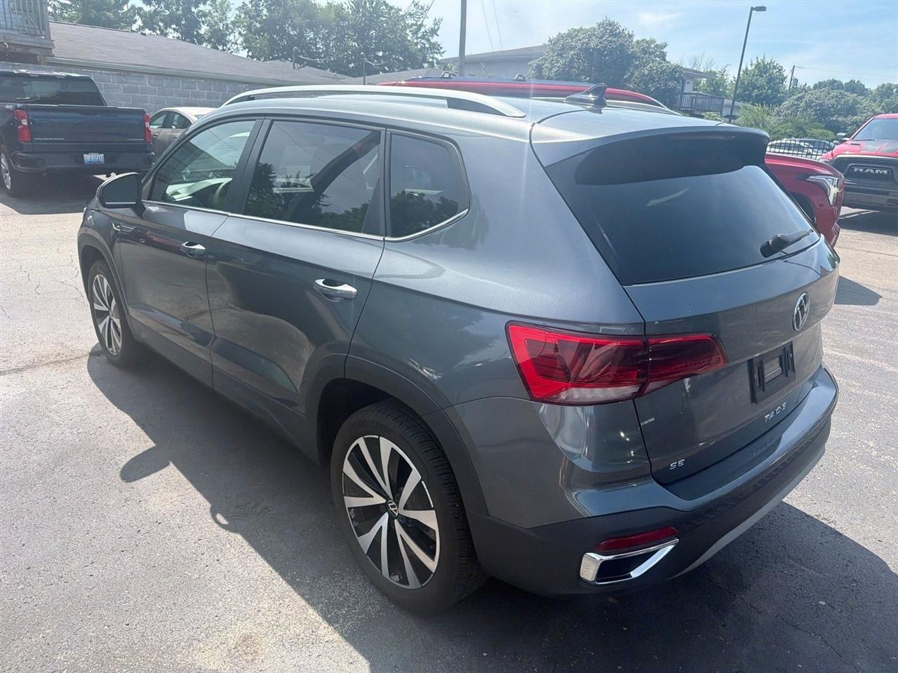 Volkswagen Taos  2024