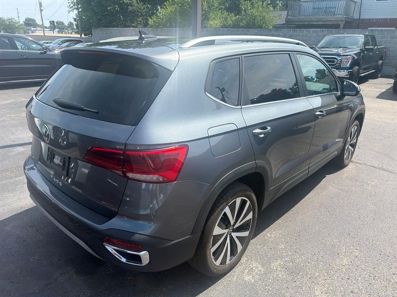 Volkswagen Taos  2024