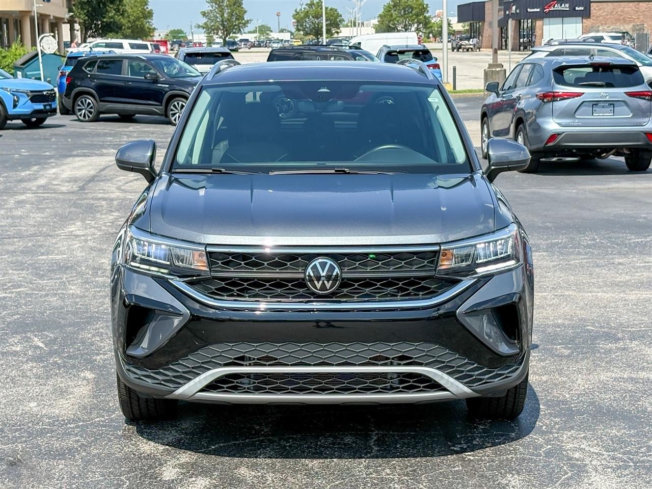 Volkswagen Taos  2024