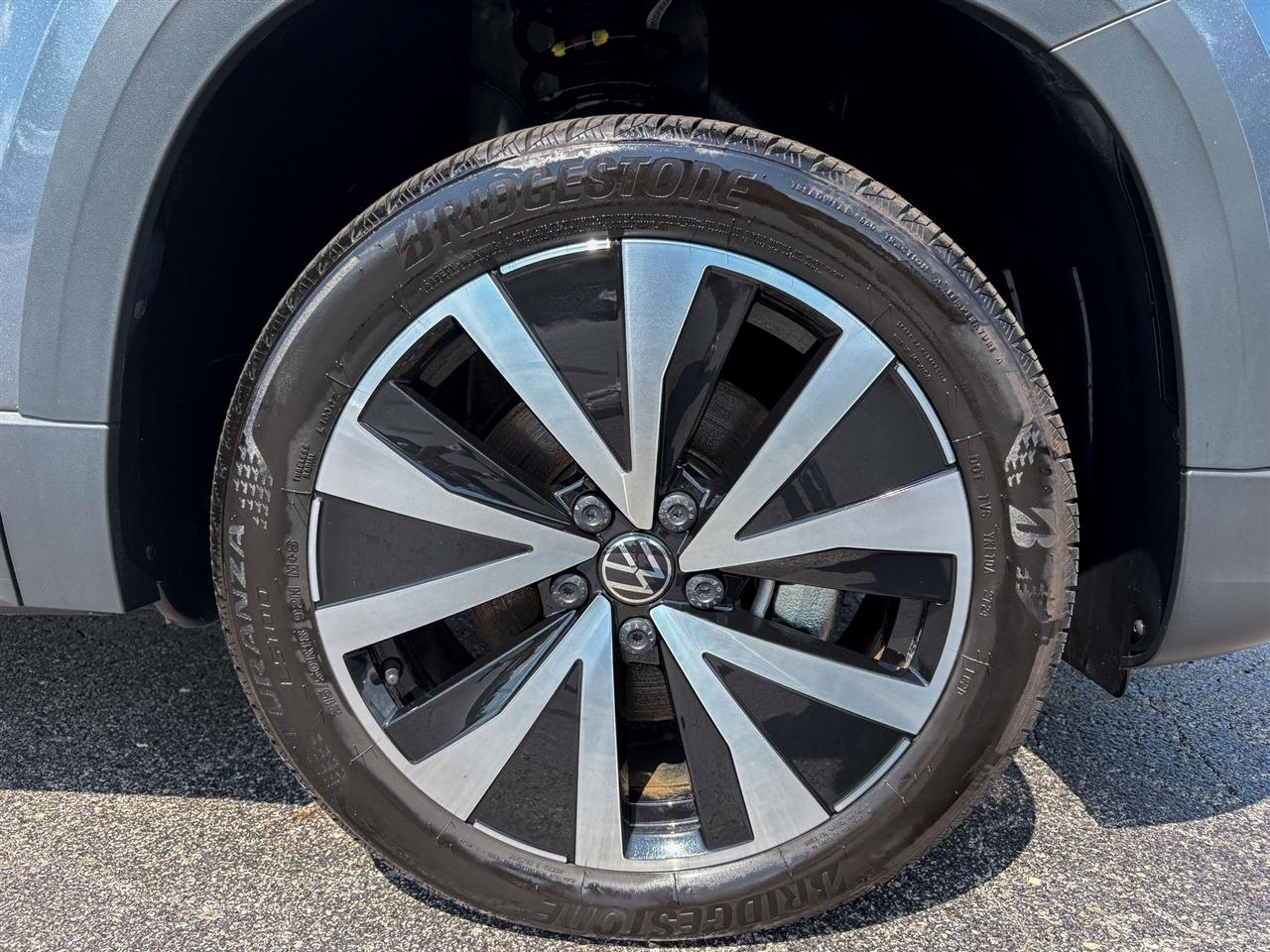 Volkswagen Taos  2024