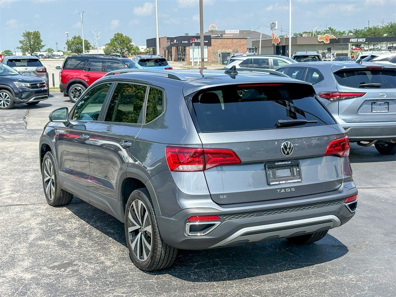 Volkswagen Taos  2024