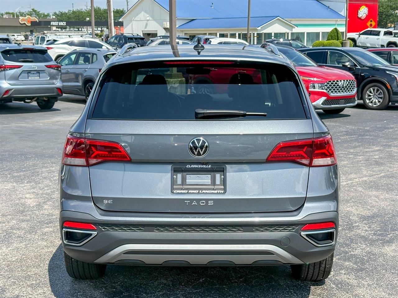 Volkswagen Taos  2024