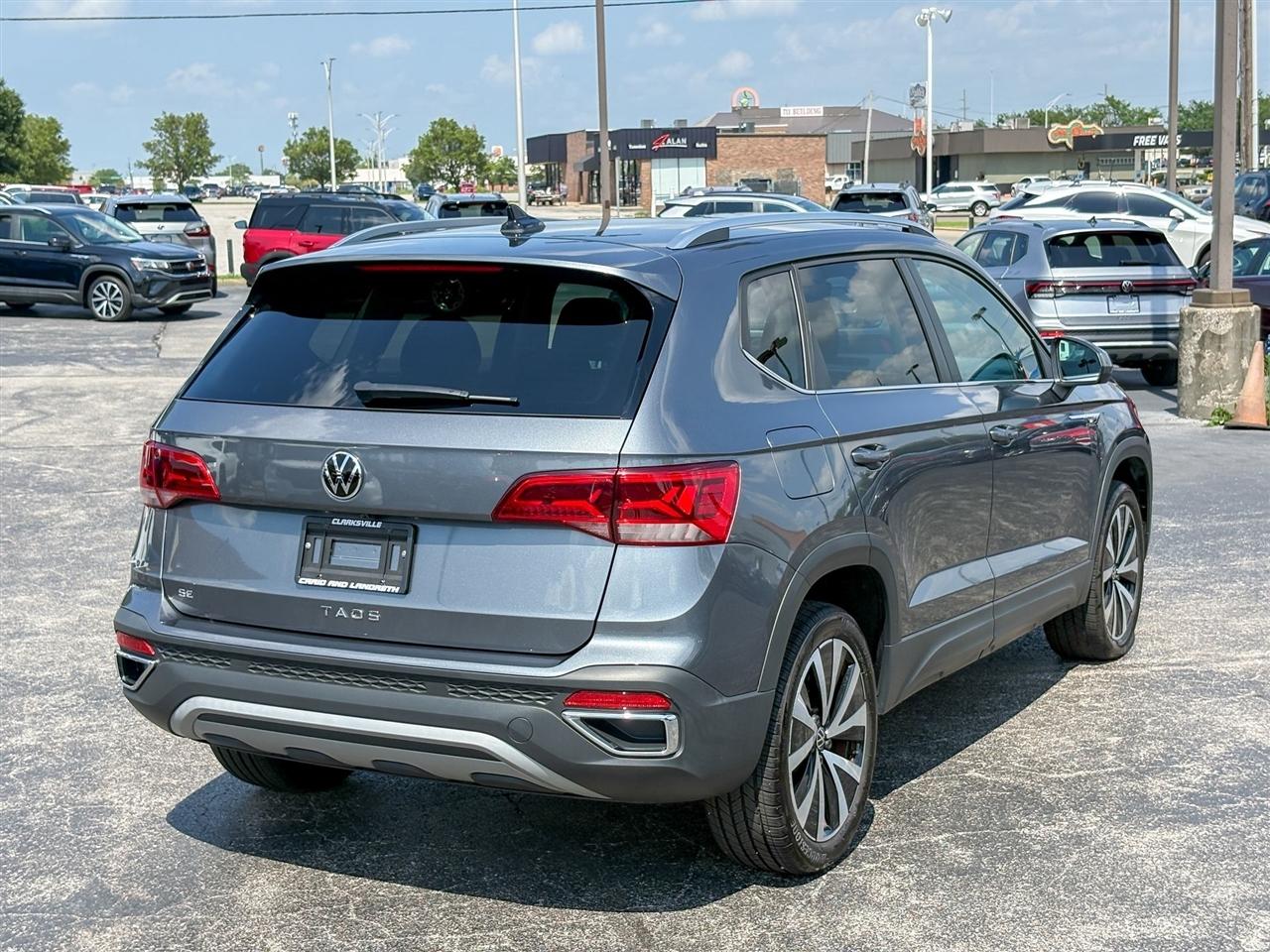 Volkswagen Taos  2024