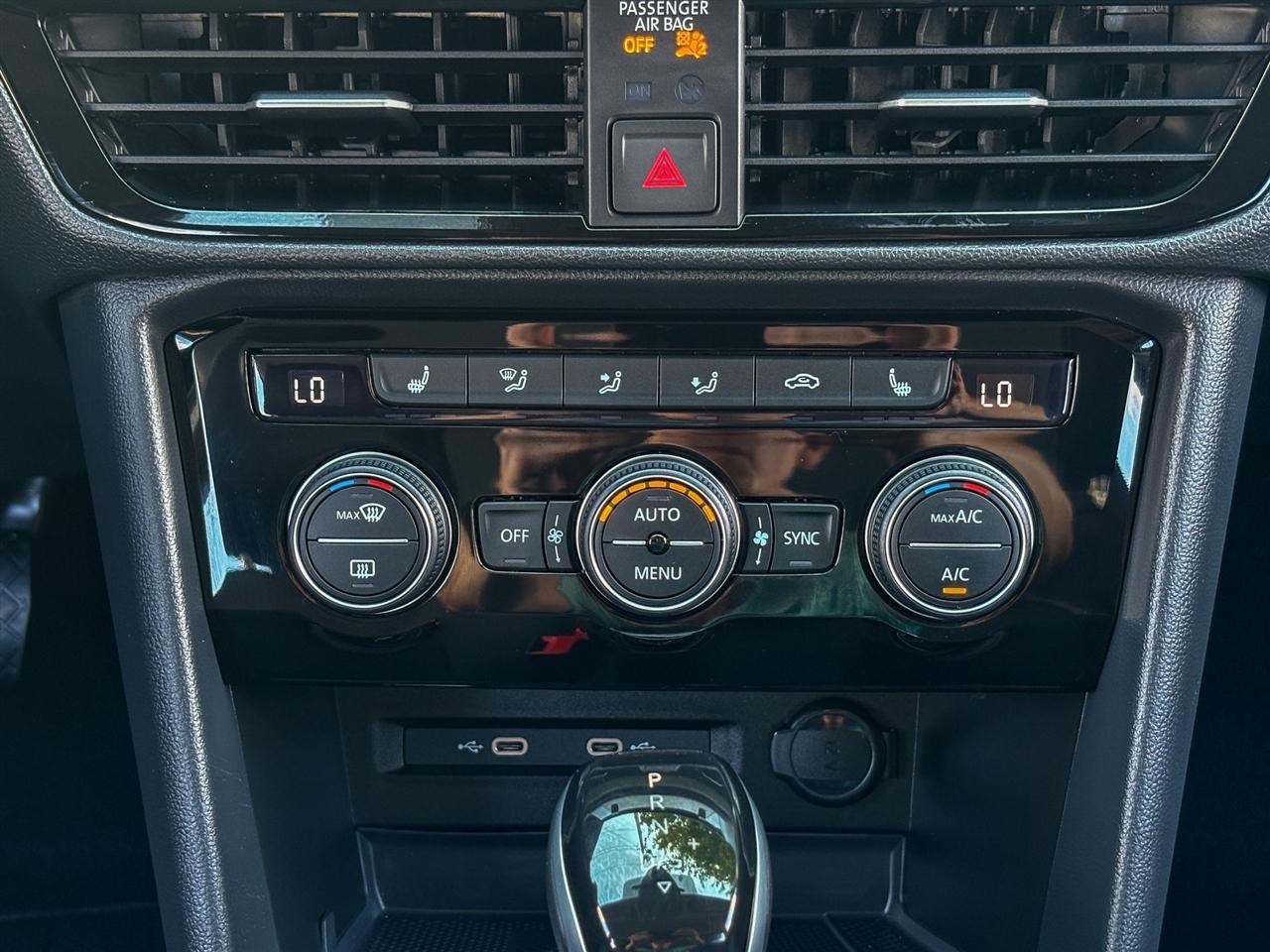 Volkswagen Taos  2024