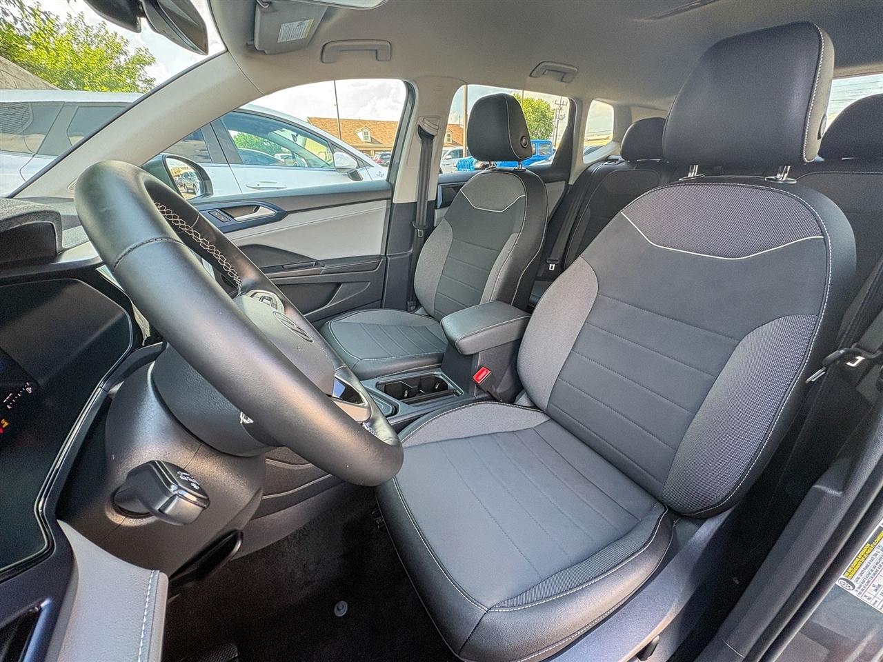 Volkswagen Taos  2024