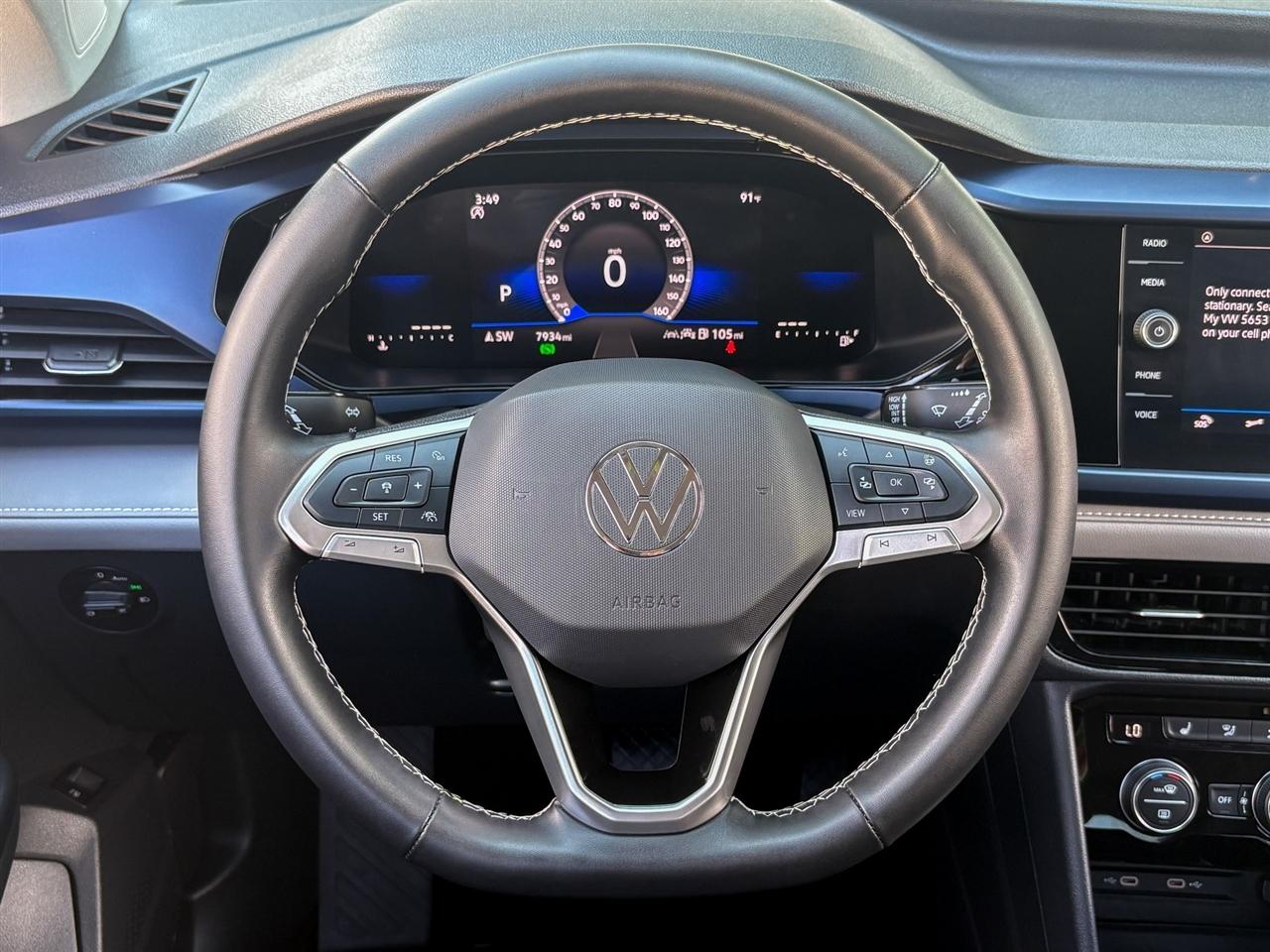 Volkswagen Taos  2024