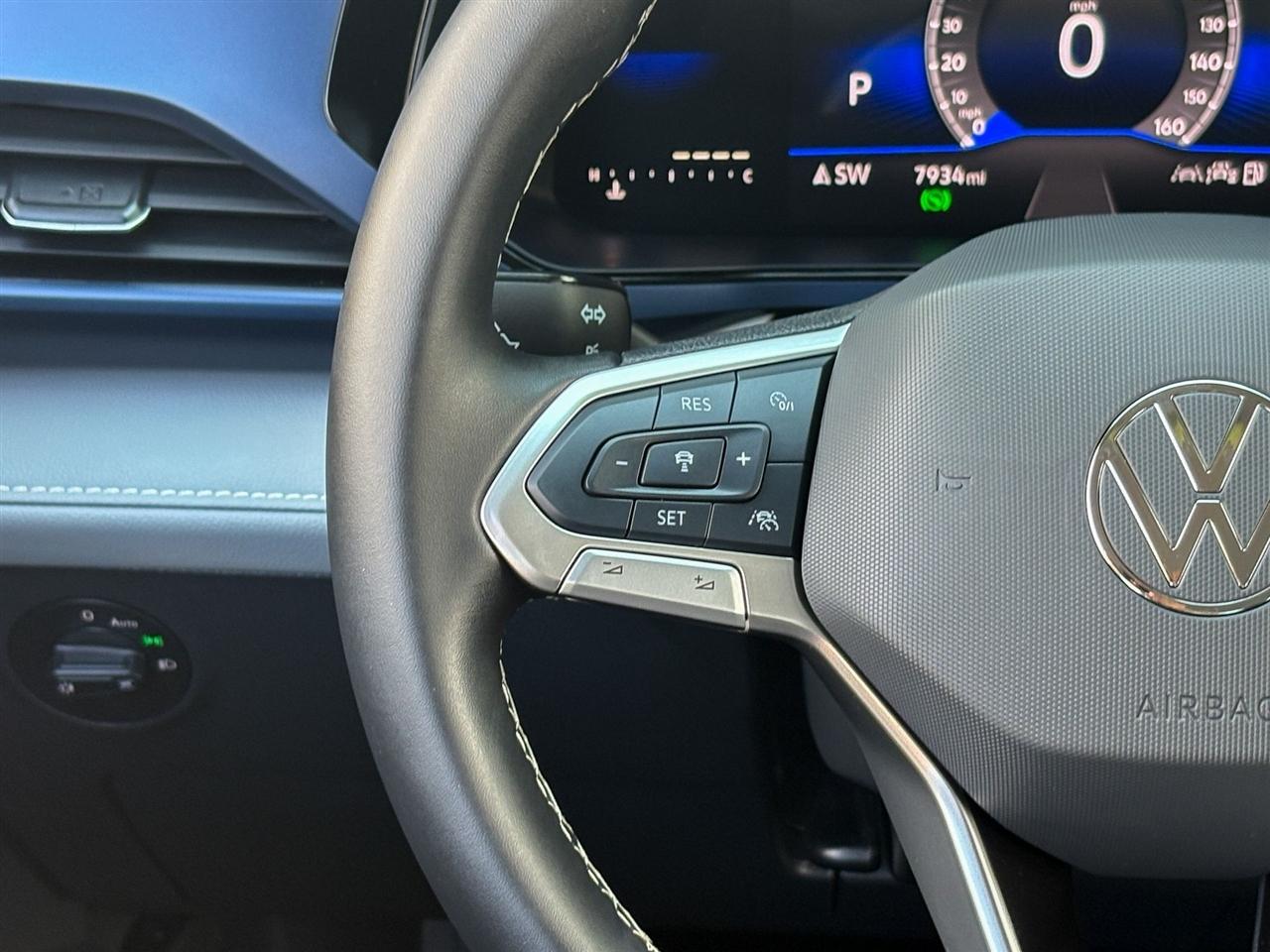 Volkswagen Taos  2024