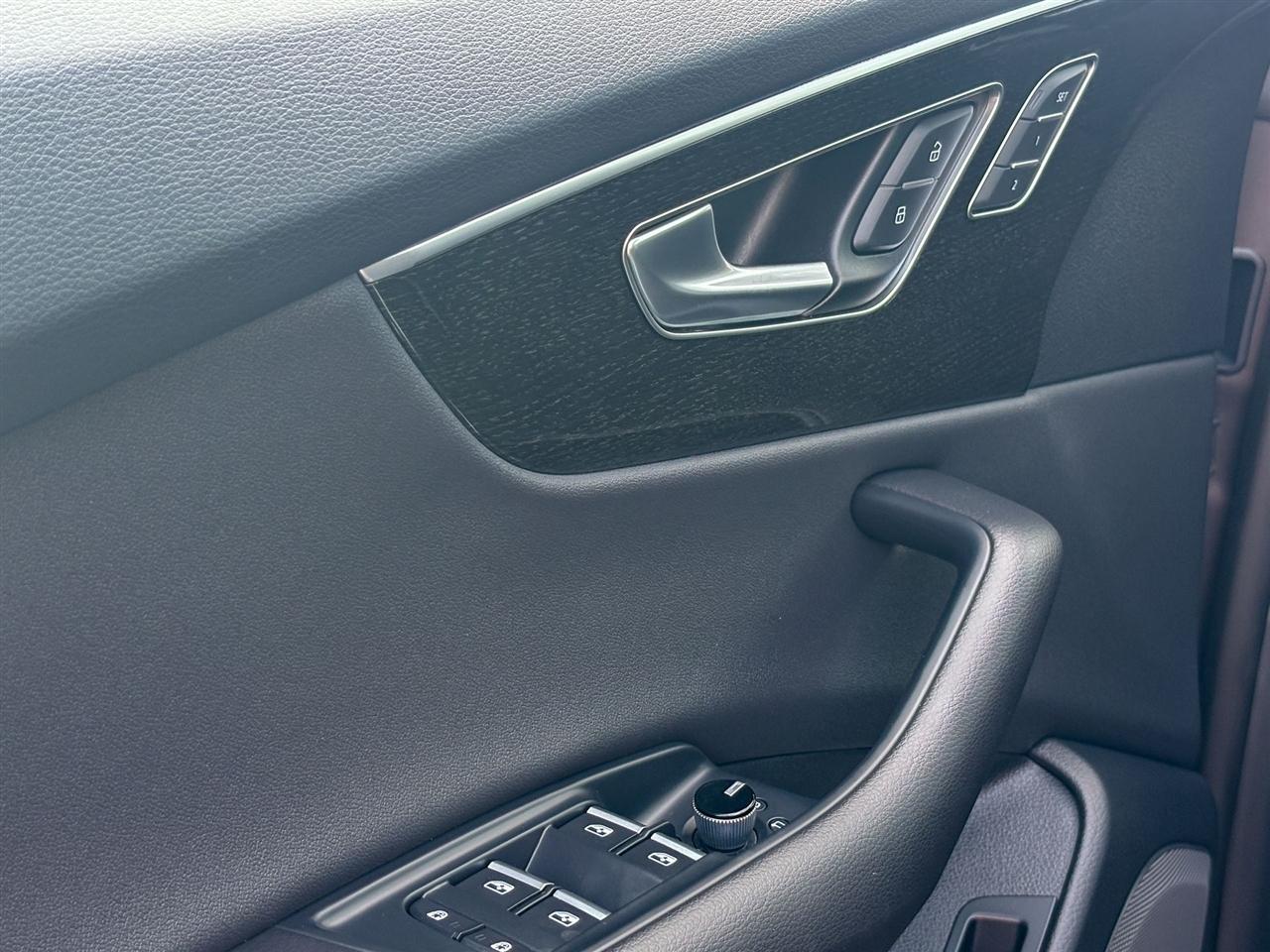 Audi Q8  2025