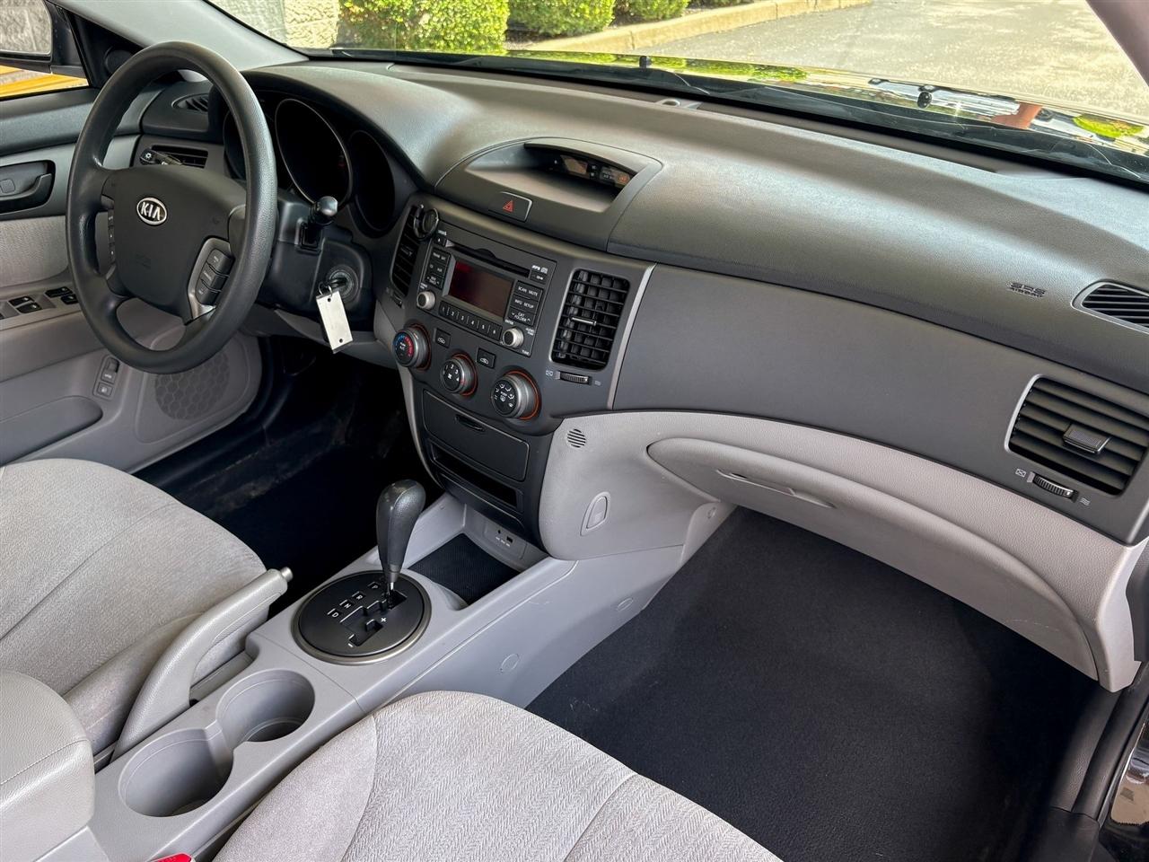 Kia Optima LX 2009