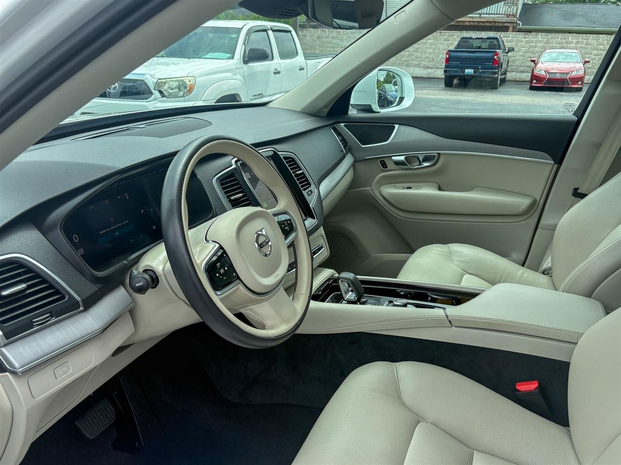 Volvo XC90 B5 Core 2025