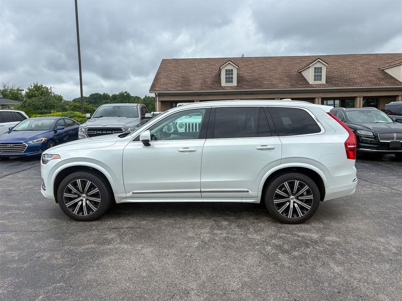 Volvo XC90 B5 Core 2025