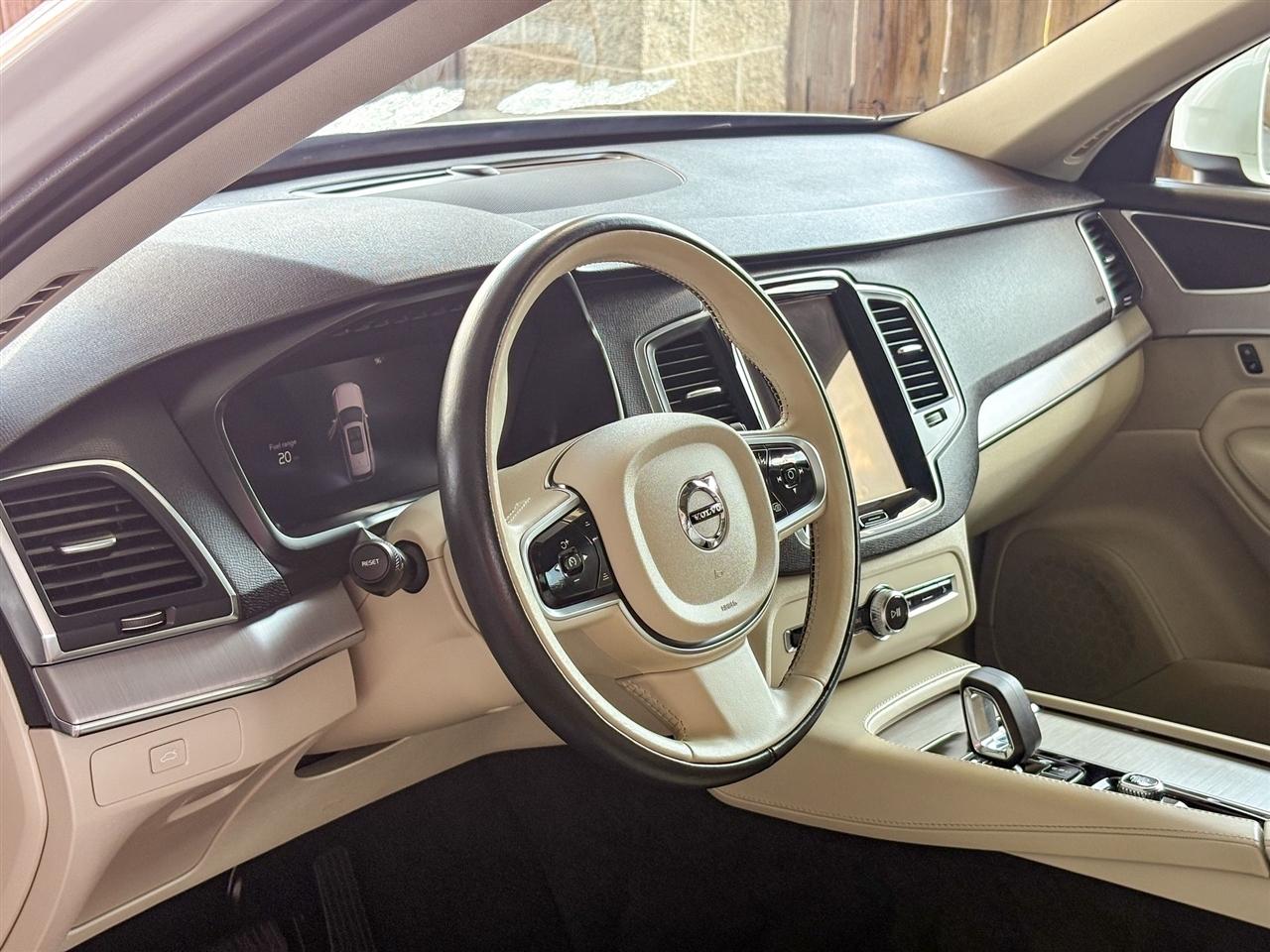 Volvo XC90 B5 Core 2025
