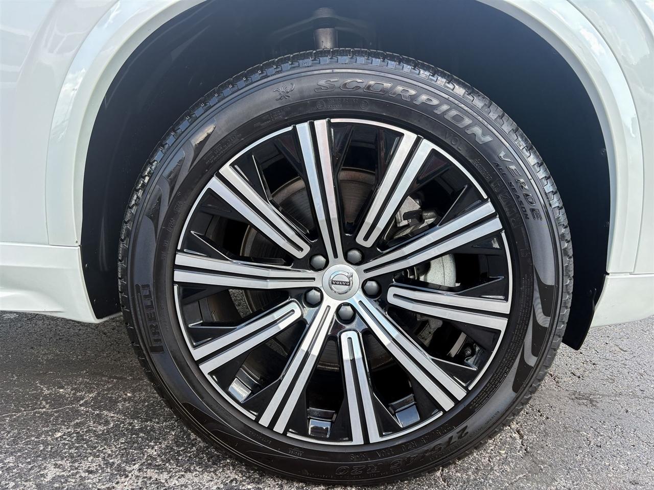 Volvo XC90 B5 Core 2025