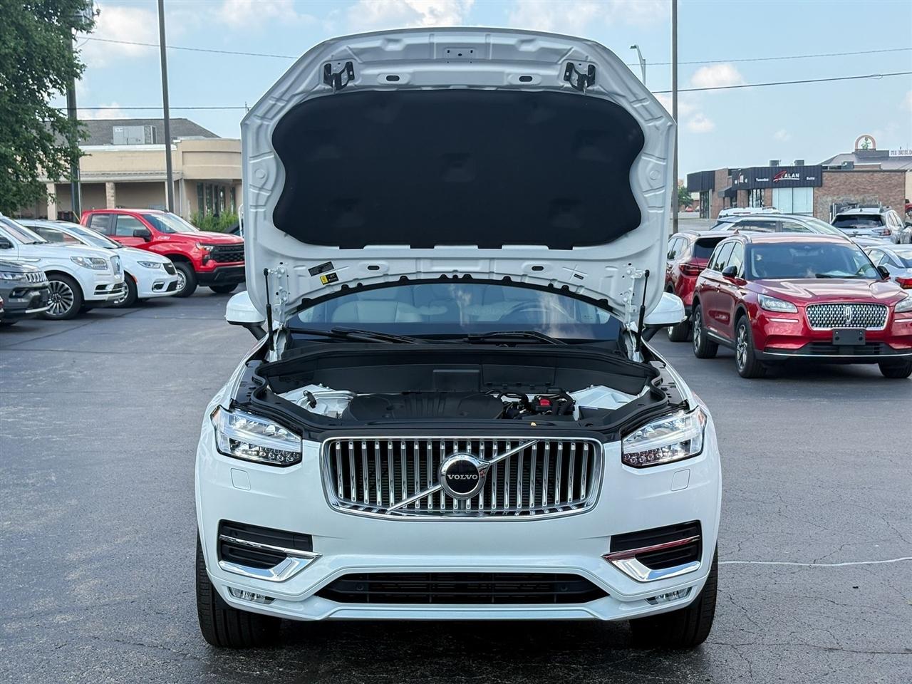 Volvo XC90 B5 Core 2025
