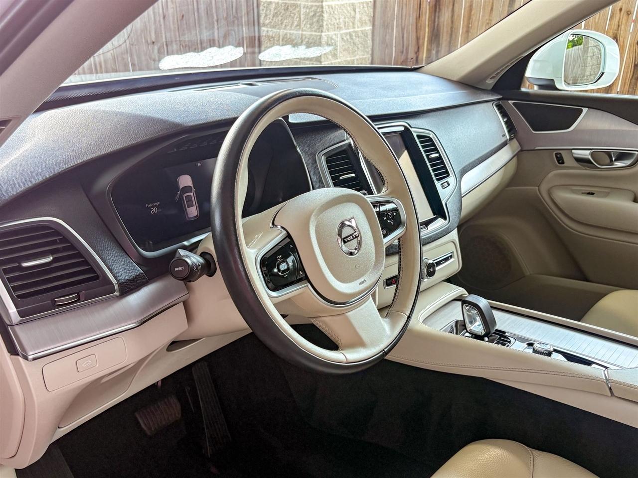 Volvo XC90 B5 Core 2025