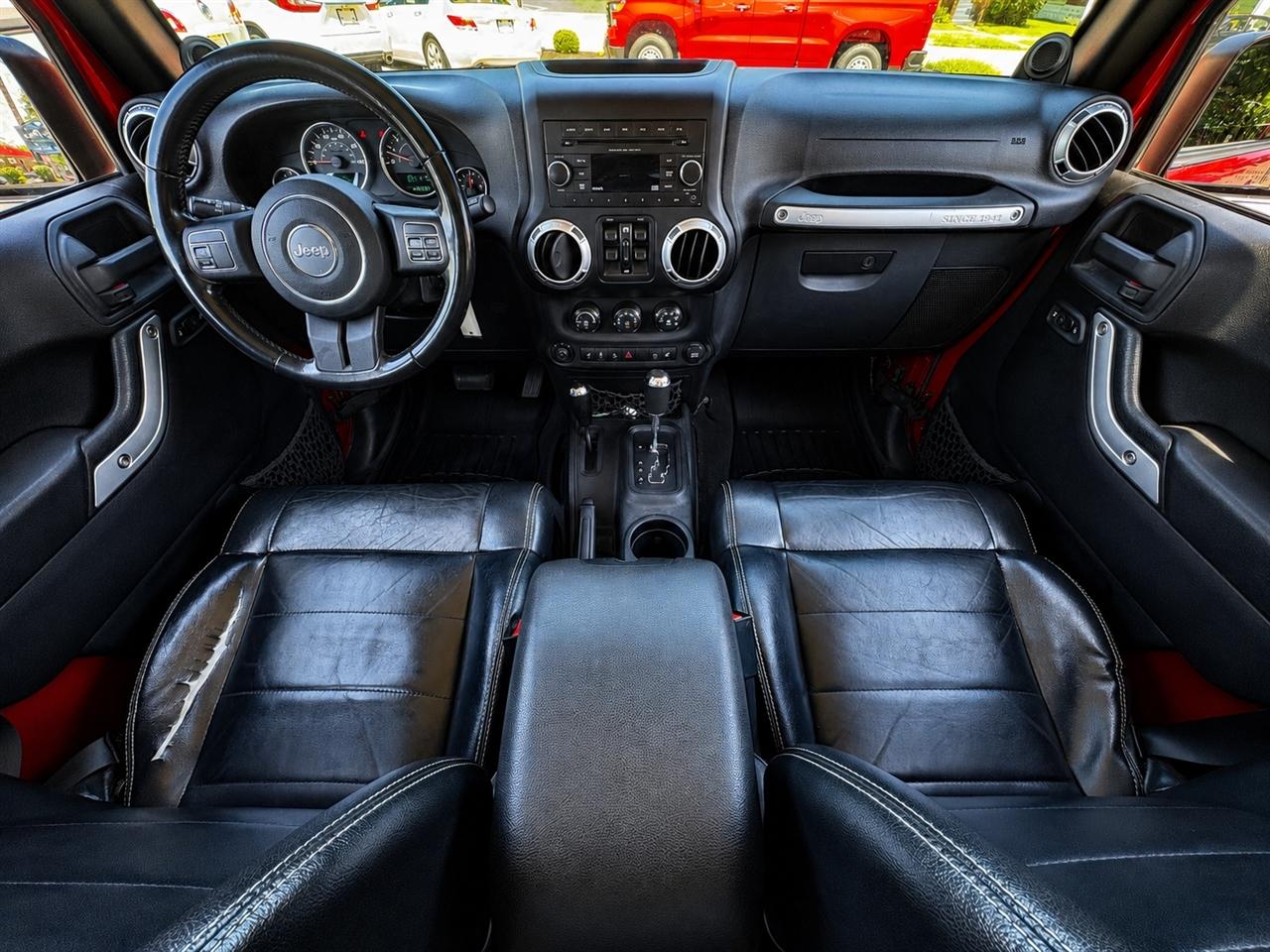 Jeep Wrangler Unlimited Sahara 4x4 2012