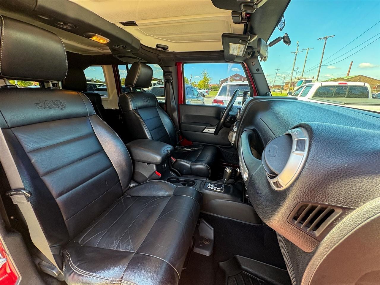 Jeep Wrangler Unlimited Sahara 4x4 2012
