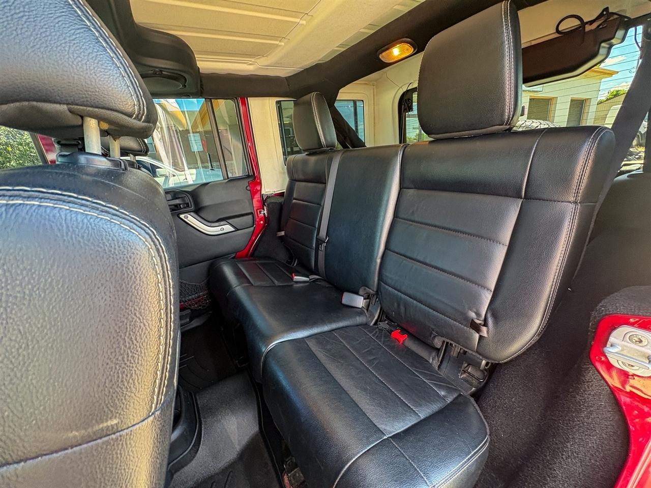 Jeep Wrangler Unlimited Sahara 4x4 2012