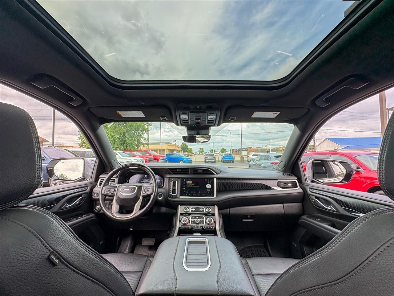 GMC Yukon XL Denali 4WD 2024