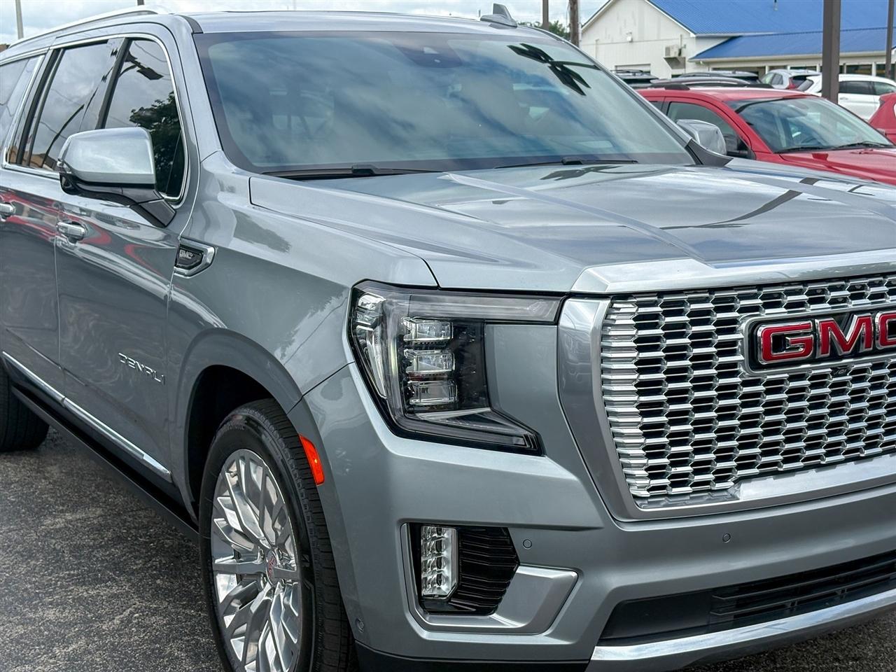 GMC Yukon XL Denali 4WD 2024