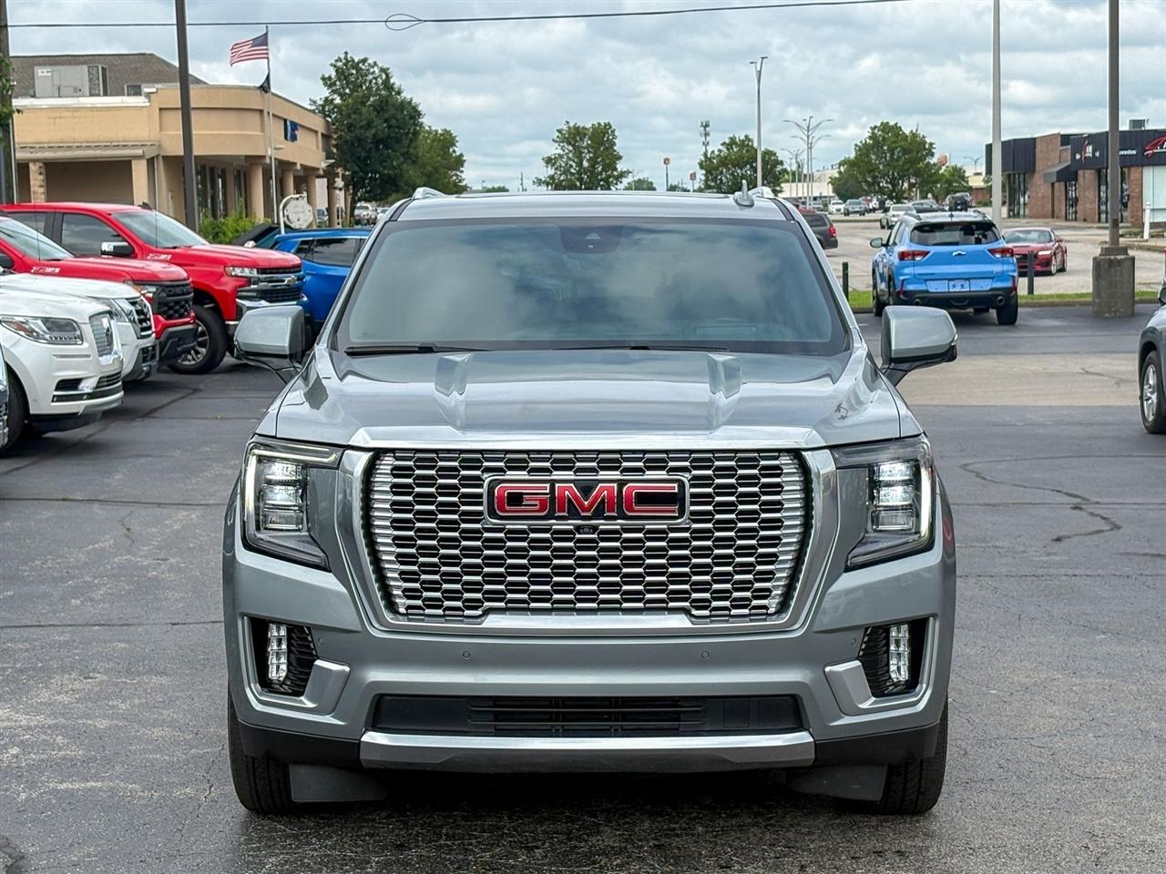 GMC Yukon XL Denali 4WD 2024