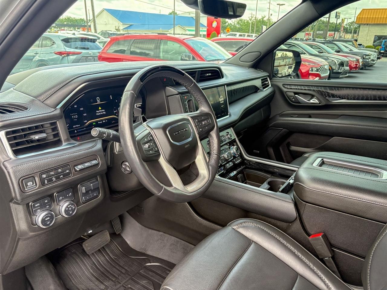 GMC Yukon XL Denali 4WD 2024