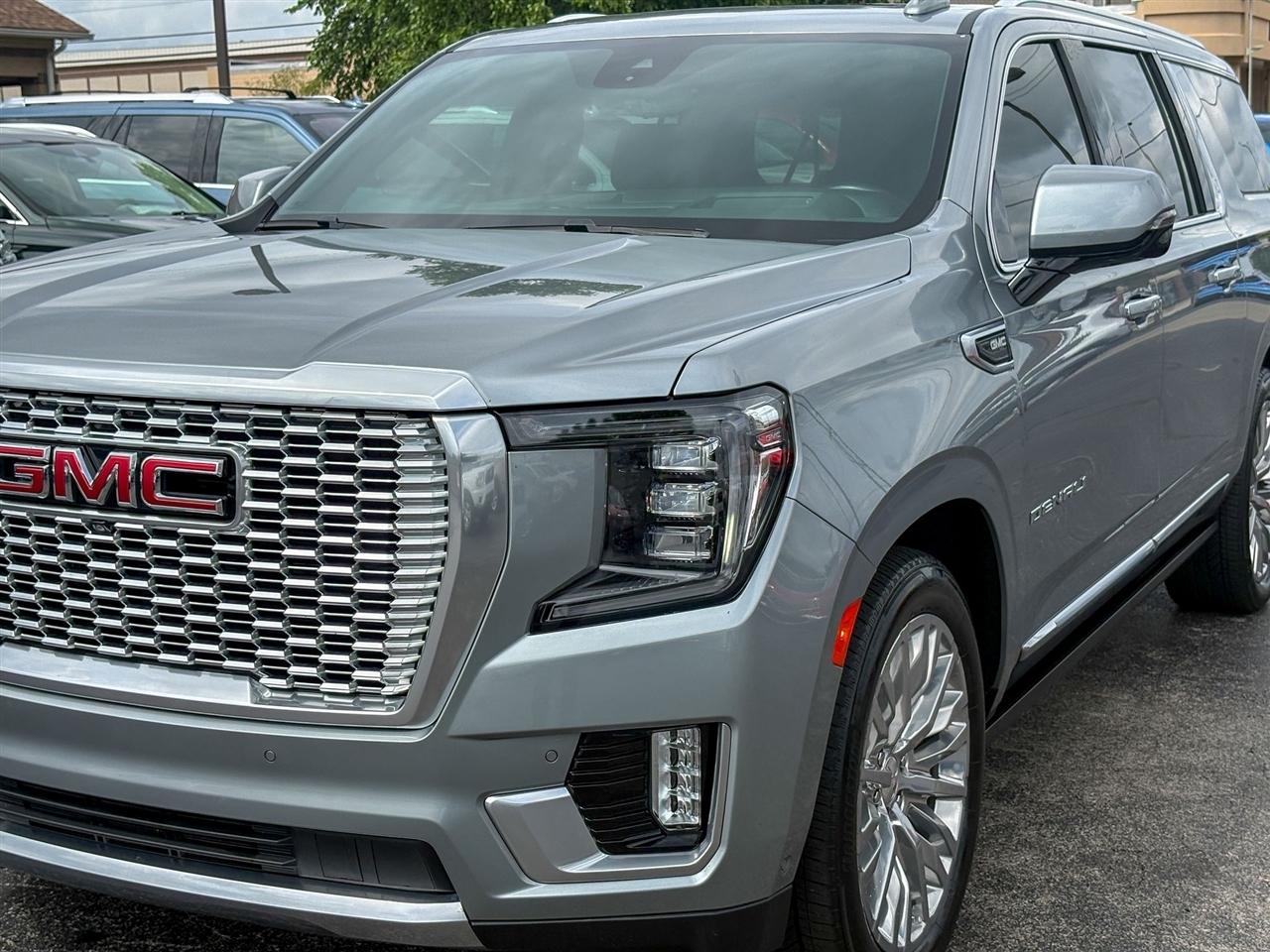 GMC Yukon XL Denali 4WD 2024