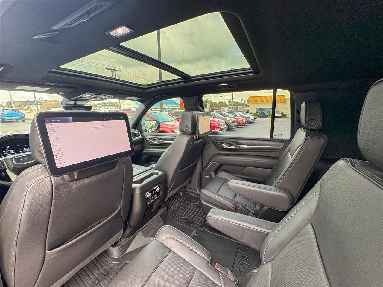 GMC Yukon XL Denali 4WD 2024