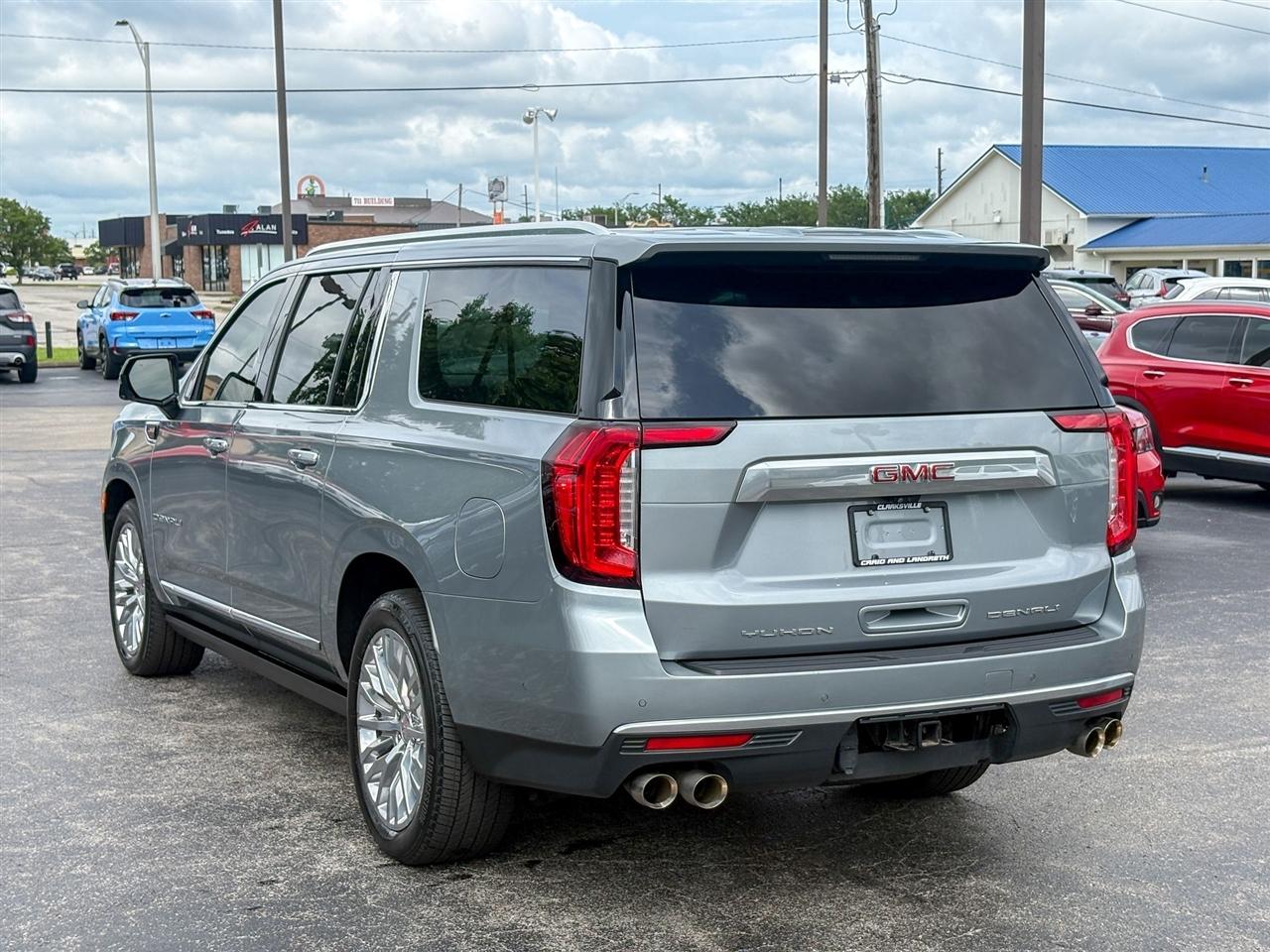 GMC Yukon XL Denali 4WD 2024