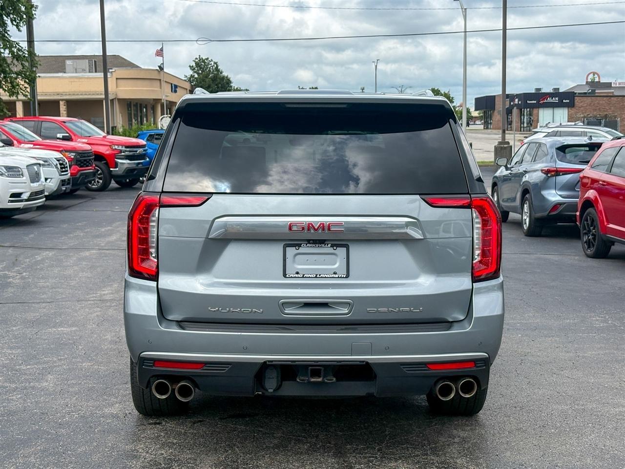 GMC Yukon XL Denali 4WD 2024