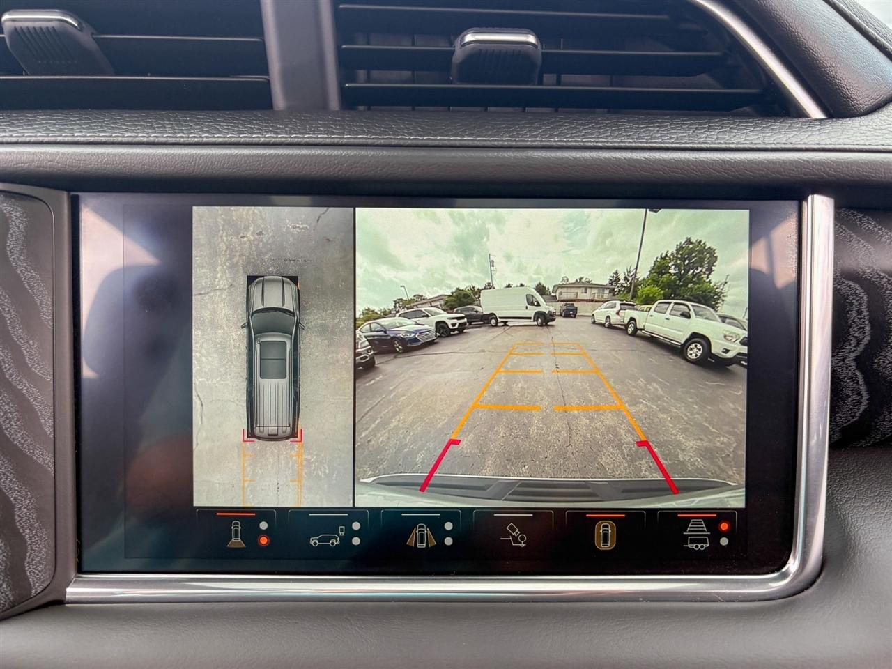 GMC Yukon XL Denali 4WD 2024