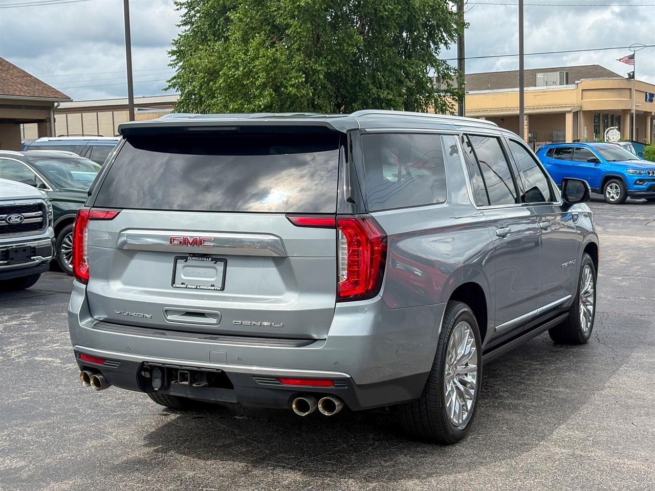 GMC Yukon XL Denali 4WD 2024