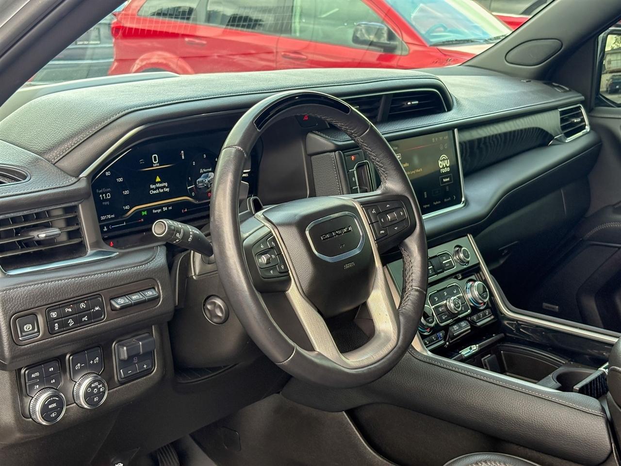 GMC Yukon XL Denali 4WD 2024