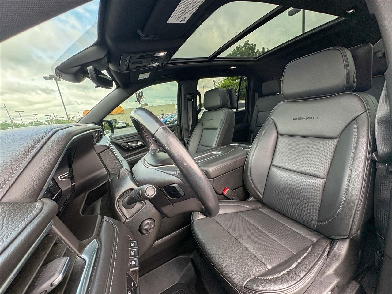 GMC Yukon XL Denali 4WD 2024