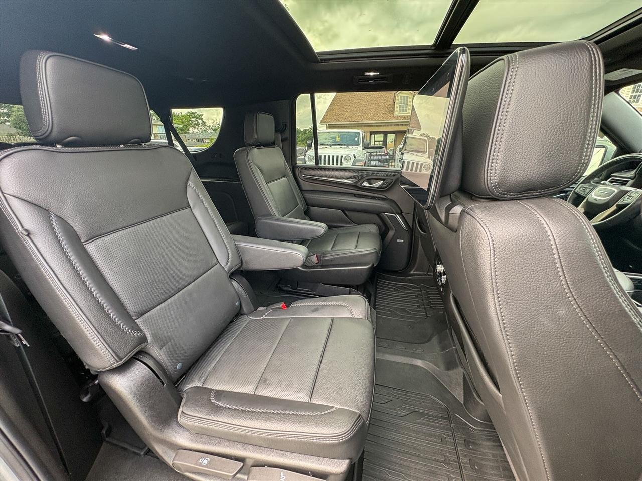 GMC Yukon XL Denali 4WD 2024