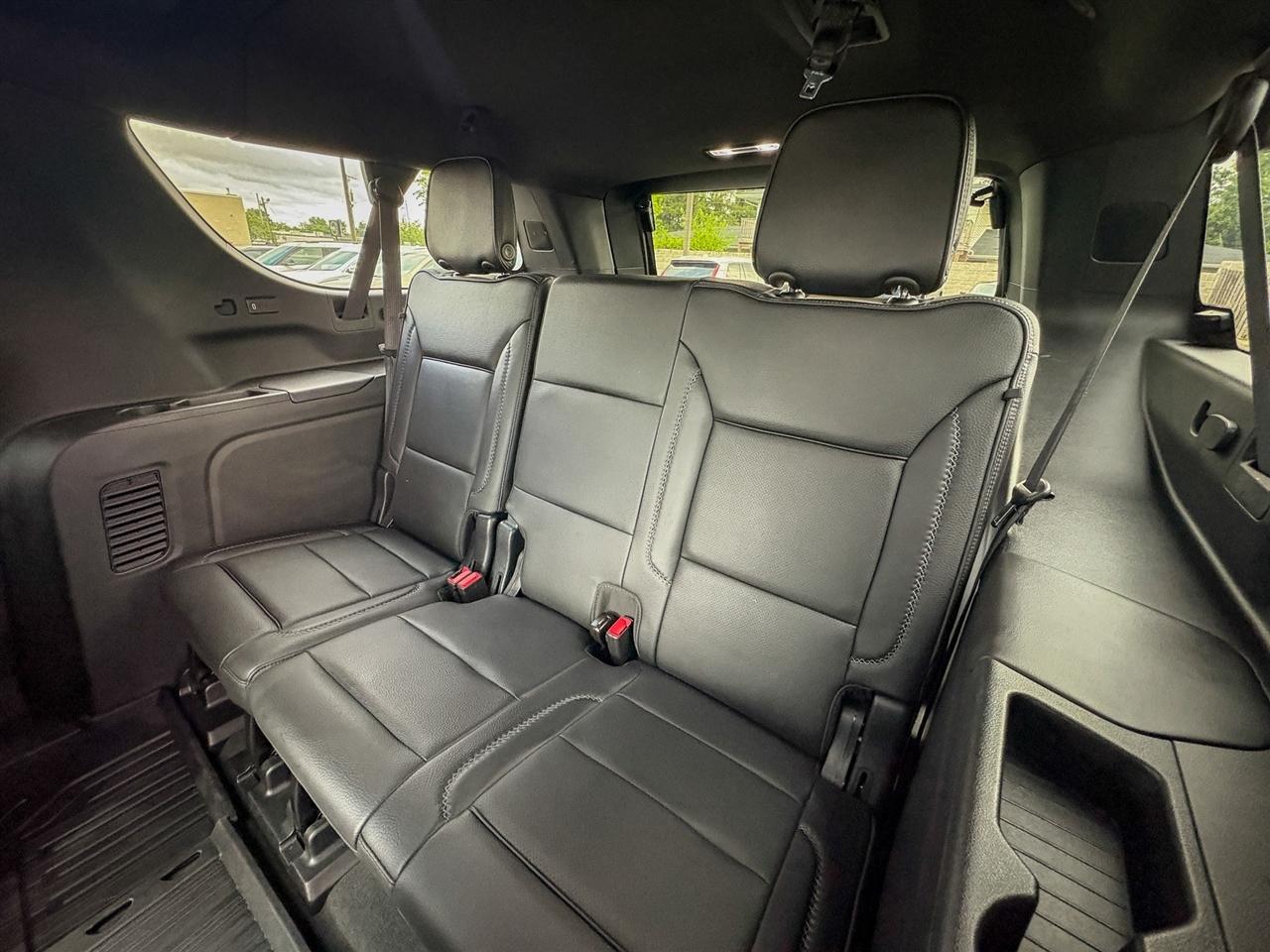 GMC Yukon XL Denali 4WD 2024