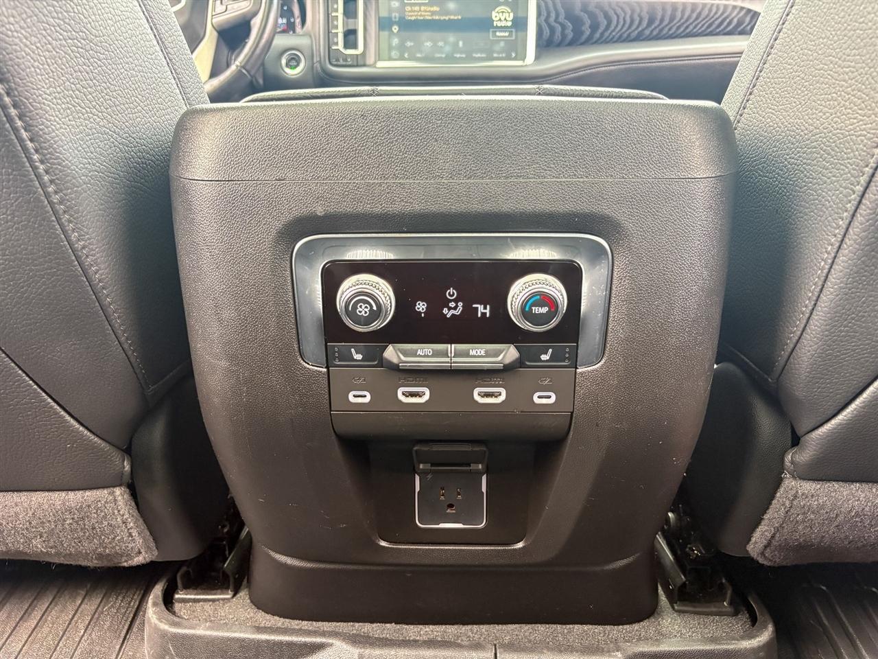GMC Yukon XL Denali 4WD 2024